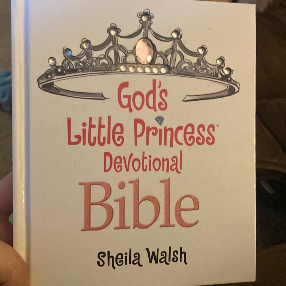 God’s Little Princess Devotional Bible by Sheila Walsh